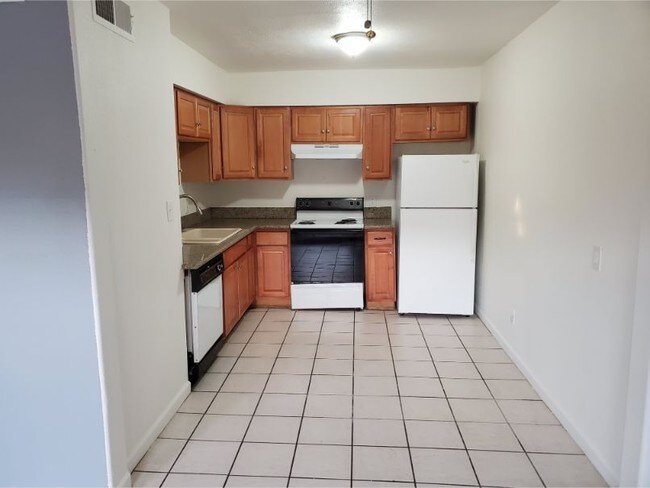Foto del edificio - 2Br/1Ba Updated 2BR/1BA Greenway/Rt.51 750