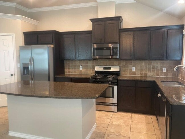 Building Photo - 3942 Las Bahias Dr
