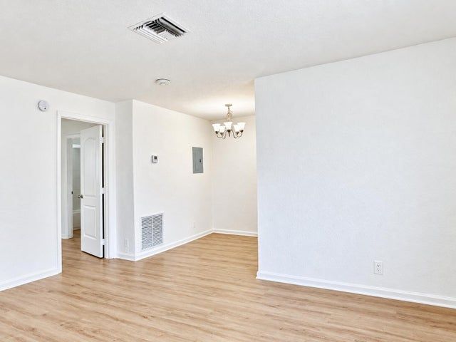 Foto del edificio - 1651 NE 33rd St