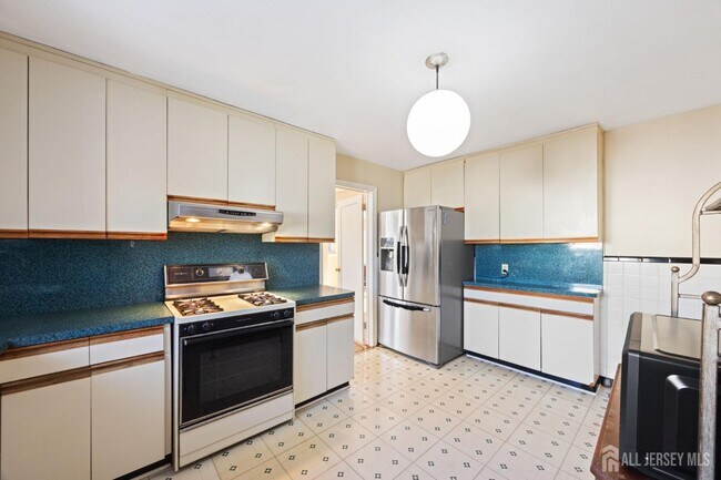 Foto del edificio - 298 Newark Ave