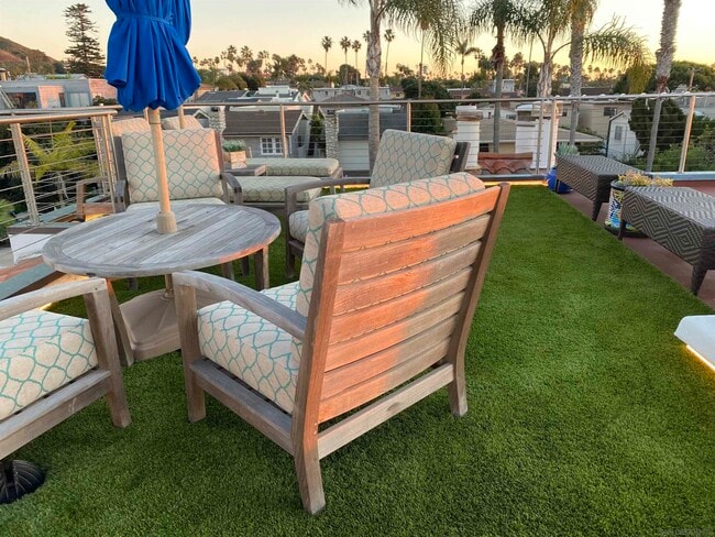 Building Photo - 336 Gravilla St