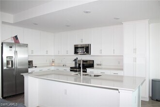 Building Photo - 14121 Heritage Landing Blvd