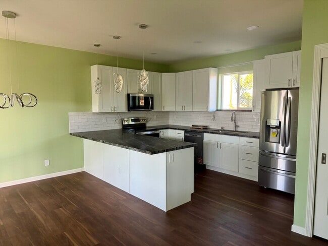 Building Photo - 1276 S Nahale Pl