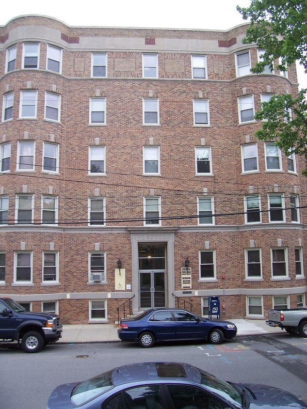 Primary Photo - 131 Chadwick St