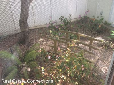 Foto del edificio - 1047 Bryant Way