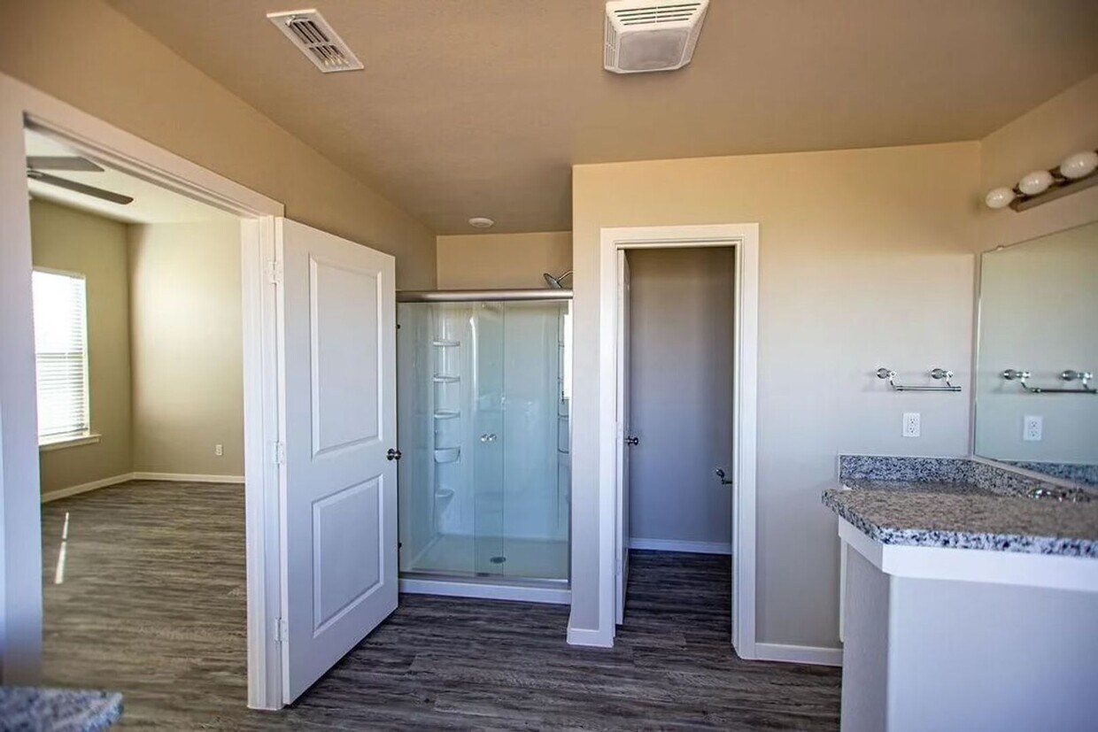 Primary Photo - 4 Bedroom Available in Frenship ISD - Avai...