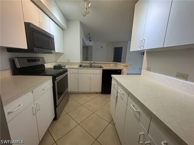 Foto del edificio - 8930 Colonnades Ct E