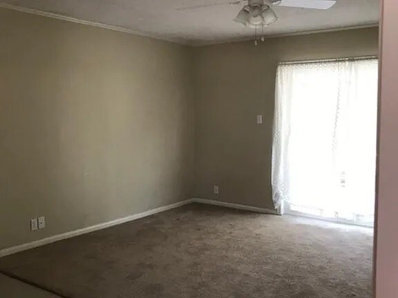 Foto del edificio - 819 Southfield Rd