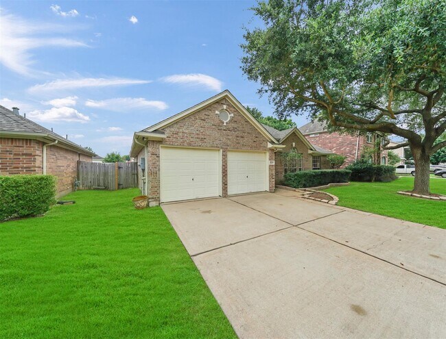 Foto del edificio - 5219 Bay Pines Dr