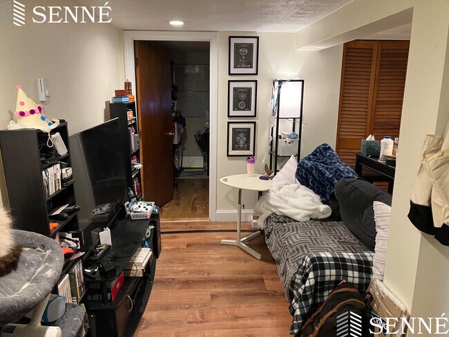 Foto del edificio - 16 Garrison Ave