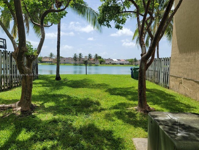 Building Photo - 17744 SW 139th Ct