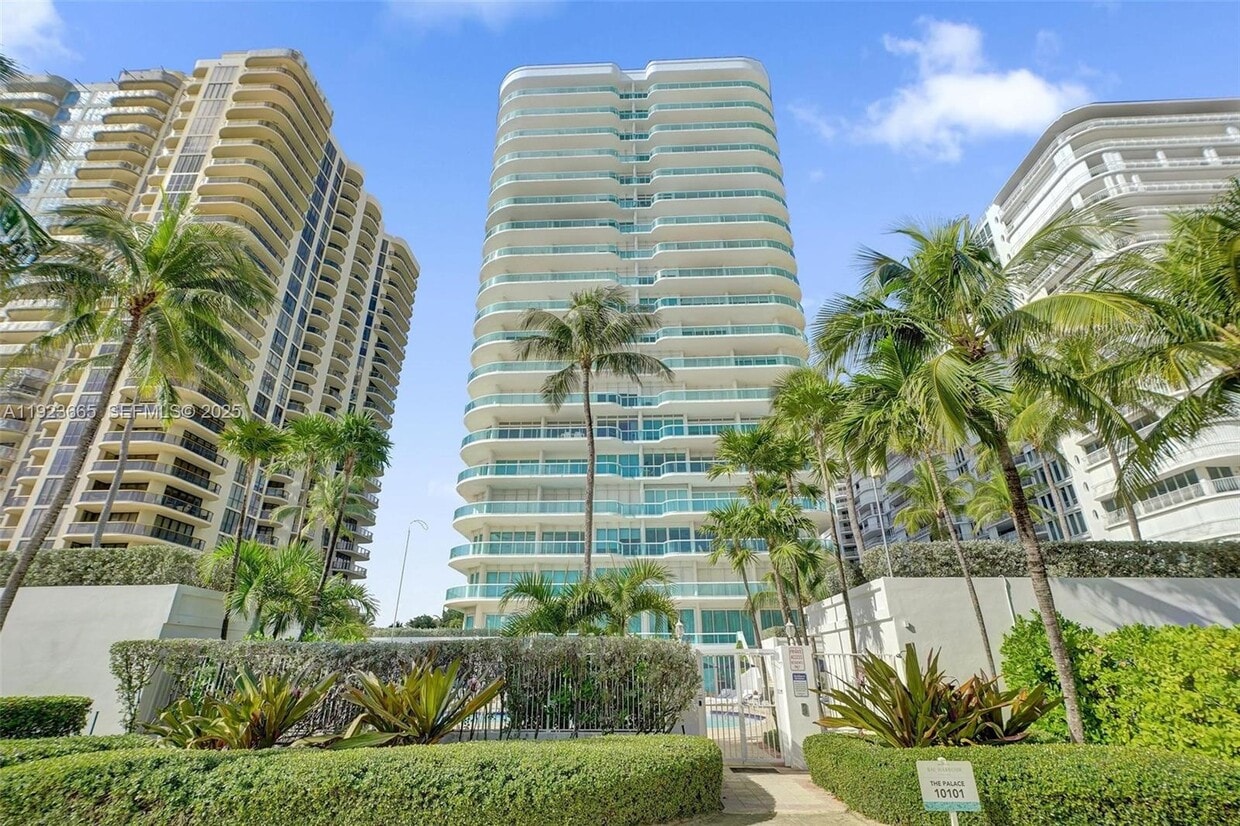 Foto principal - 10101 Collins Ave
