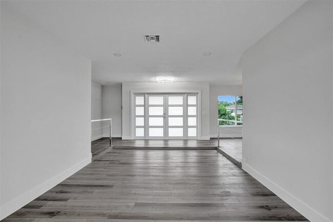 Foto del edificio - 5361 SW 7th St