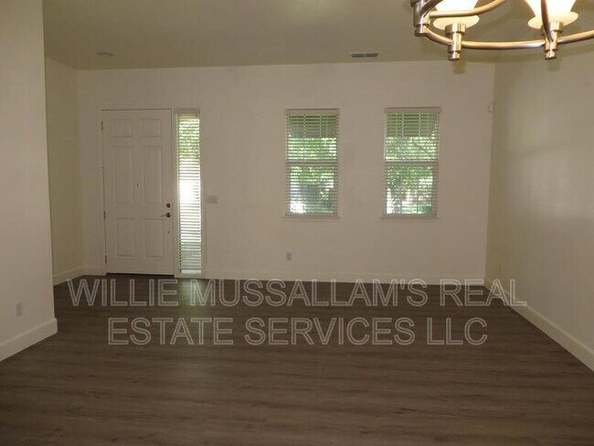 Foto del edificio - 9665 Country Falls Ln