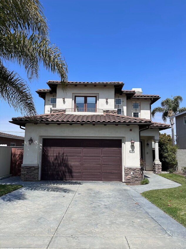 Foto principal - 620 N Paulina Ave