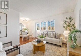 Building Photo - 1660 Bloor St