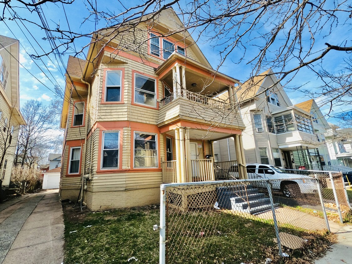 Primary Photo - 42 Carmel St