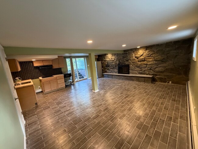 Building Photo - 25 Terrace View Rd