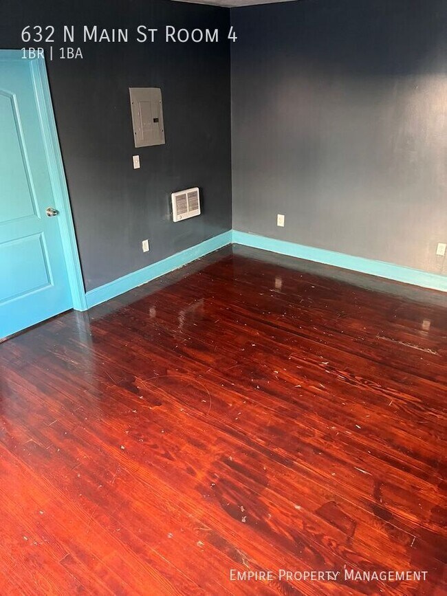 Foto del edificio - 632 N Main St