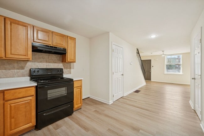 Building Photo - 219 S Cecil St