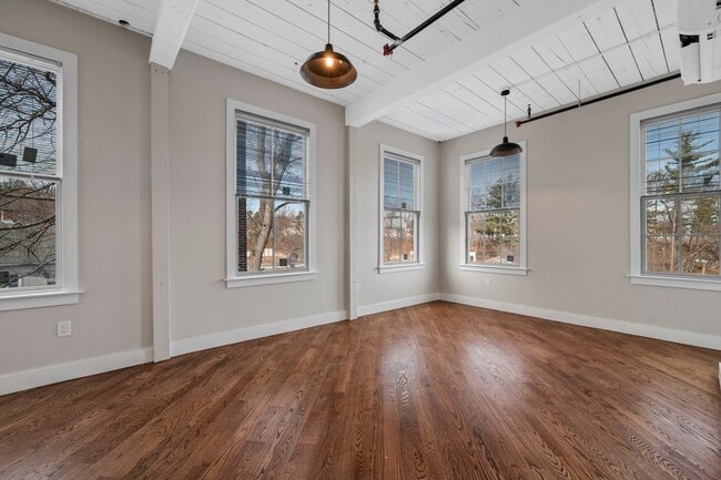 Building Photo - 34 Tremaine St