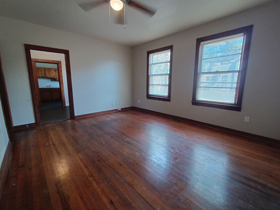 Foto principal - 3614 Bradley St SW