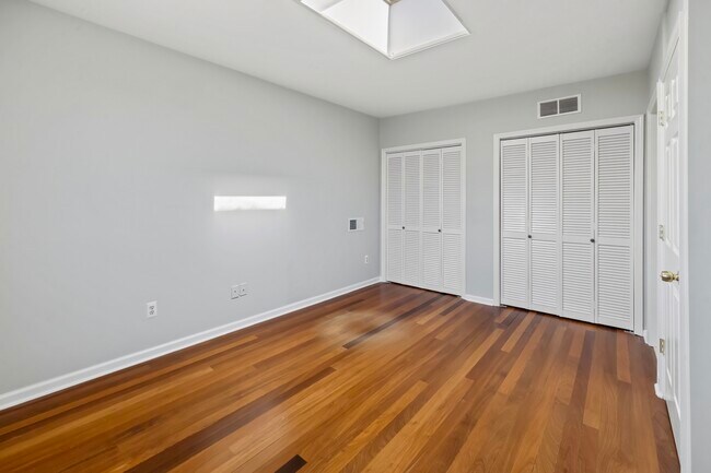 Foto del edificio - 32 Smith Ave