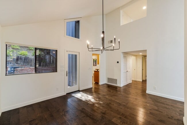 Building Photo - 4107 Pine Hollow Rd