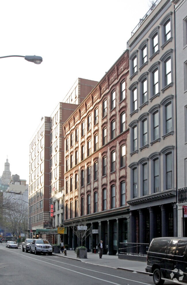 Building Photo - 137-143 Reade St