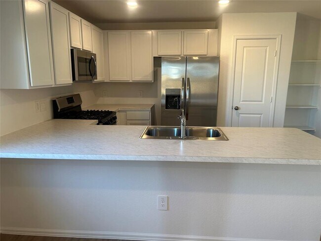 Foto del edificio - 144 Pine Bend Ct