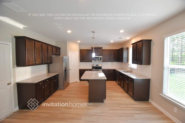 Building Photo - 112 Lantana Crossing