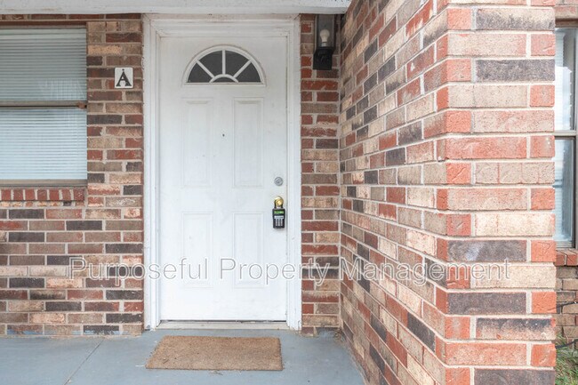Photo - 109 SE 42nd St Apartment