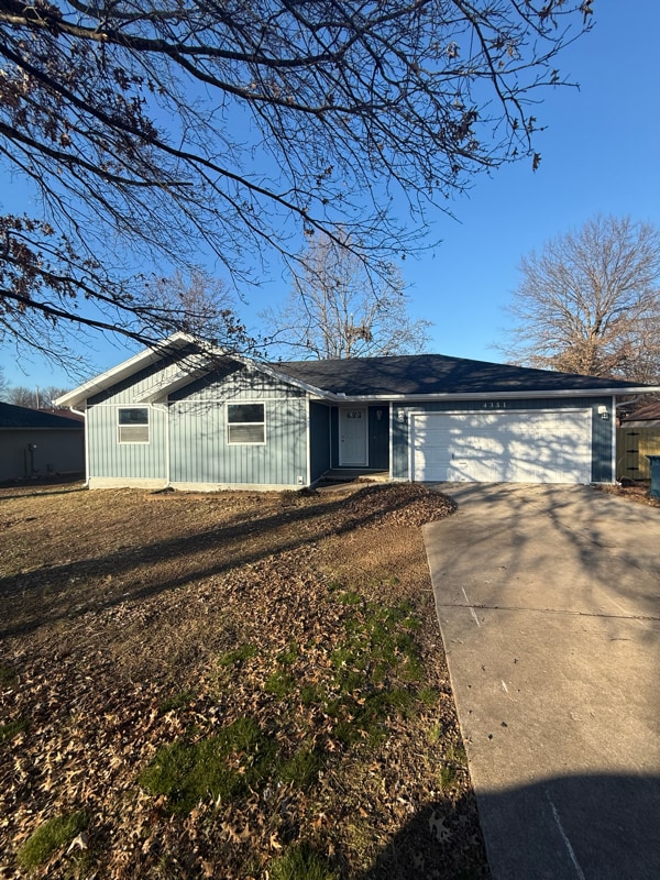 Building Photo - 4351 W Weaver Rd