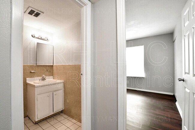 Foto del edificio - 214 E 13th St