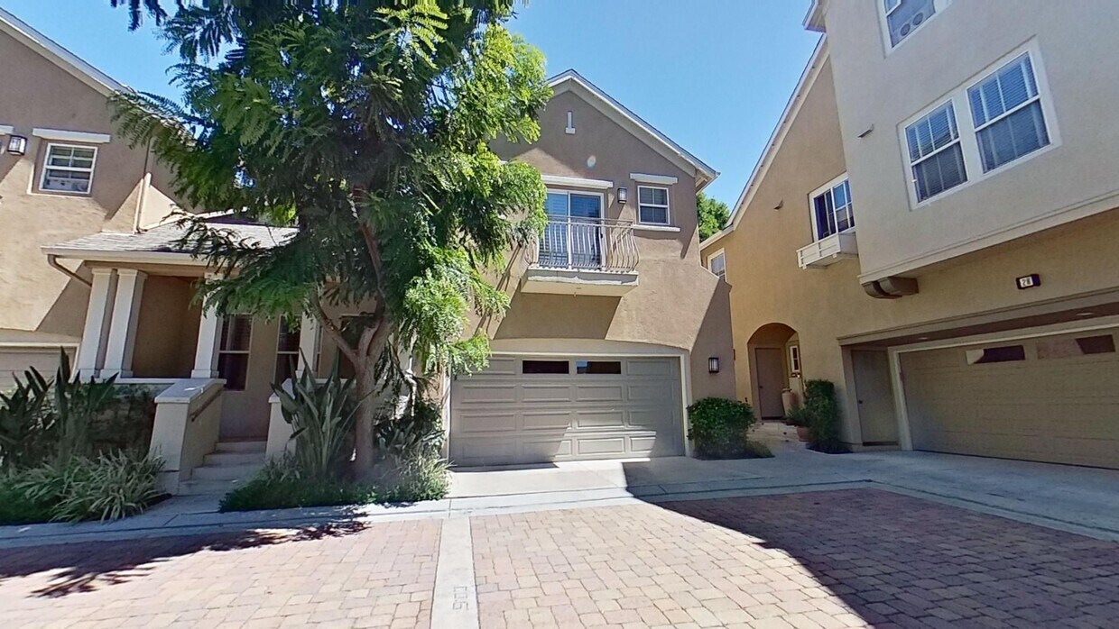 Primary Photo - Lovely Dual Master Townhome in Desirable N...
