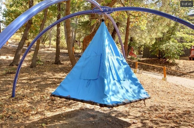 Foto del edificio - 1401 Rockspray Dr