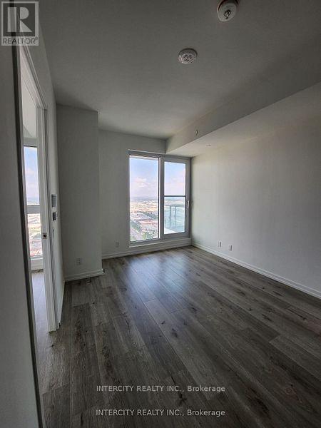 Photo du bâtiment - 1000 Portage Pkwy