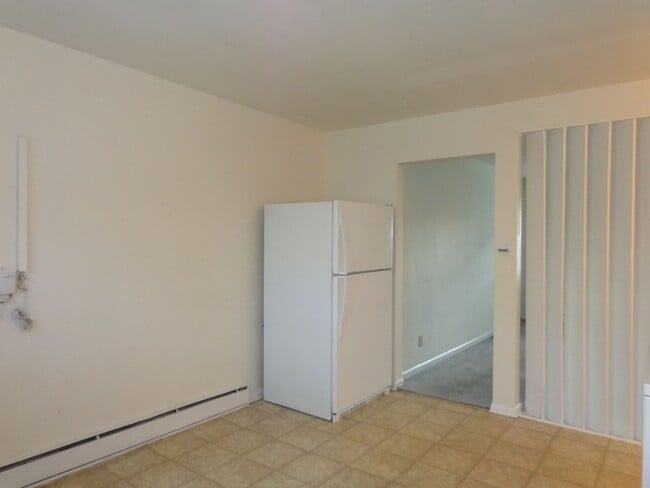 Building Photo - Coronet4618-4620