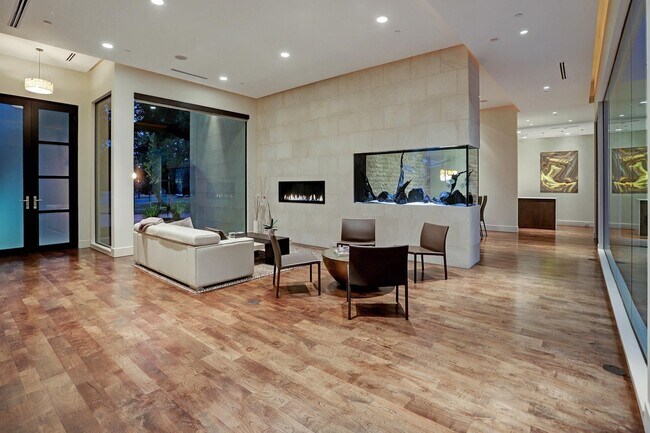 Foto del edificio - 721 E Creekside Dr