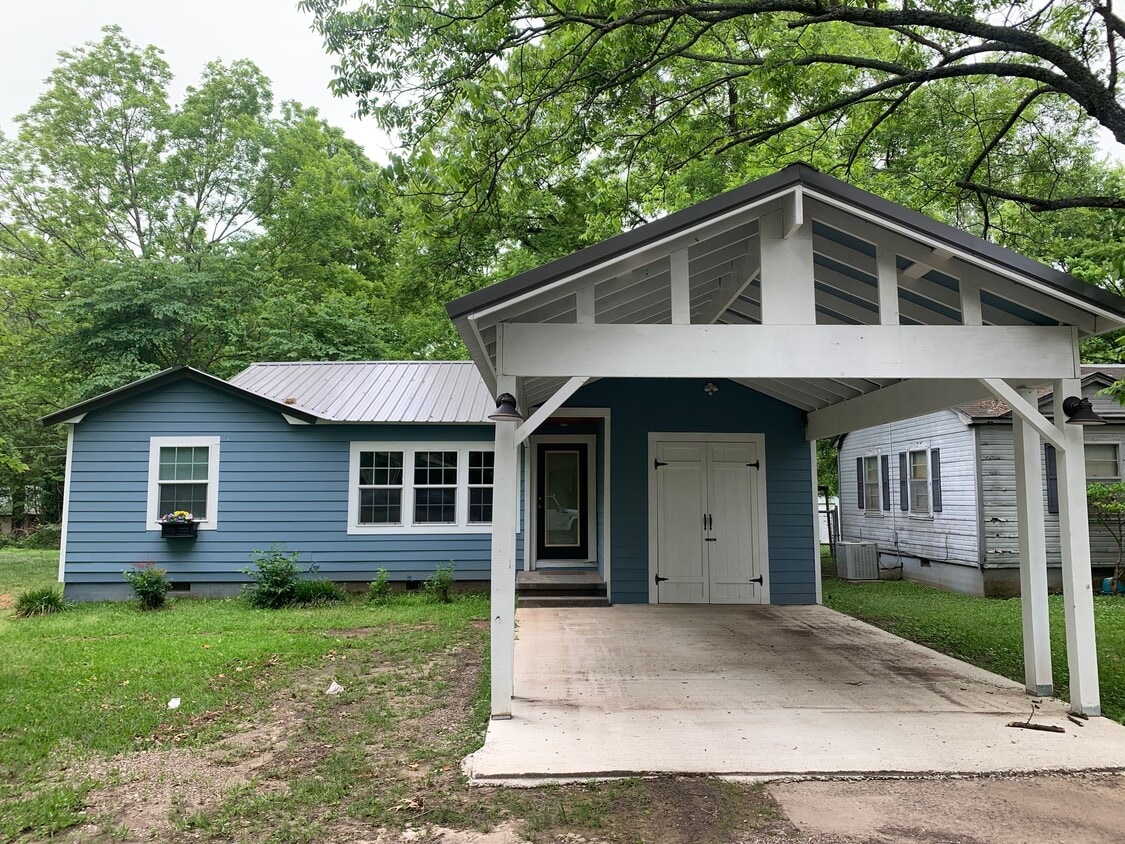 613 SE Ave J, Idabel, OK 74745 House Rental in Idabel, OK