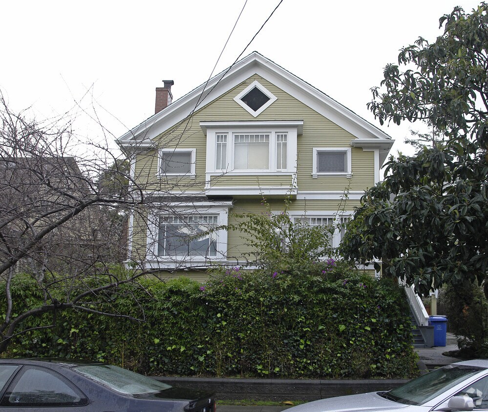 Foto del edificio - 2545-2555 Benvenue Ave