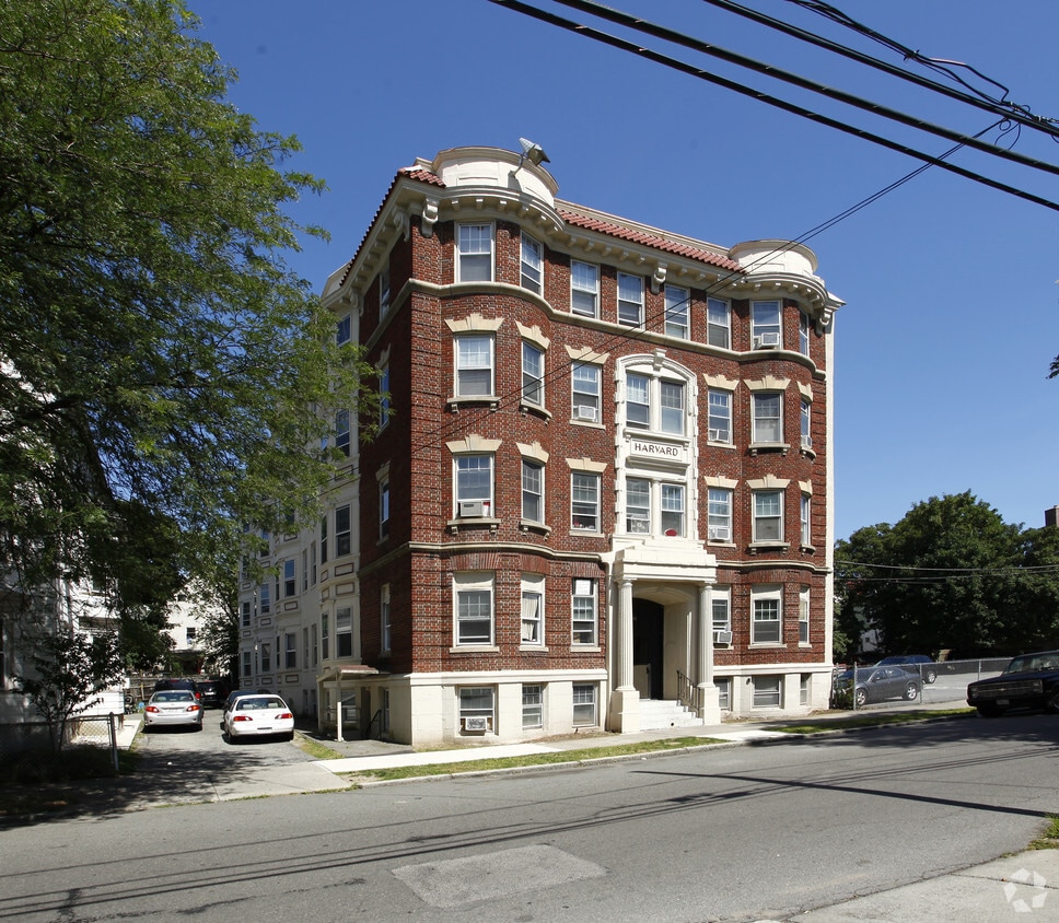 Harvard Yale Apartments Lynn, MA