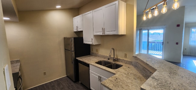 Building Photo - 10085 W Lisbon Ave