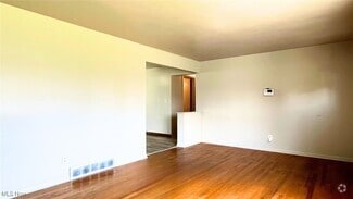 Building Photo - 6036 Tam O Shanter Dr