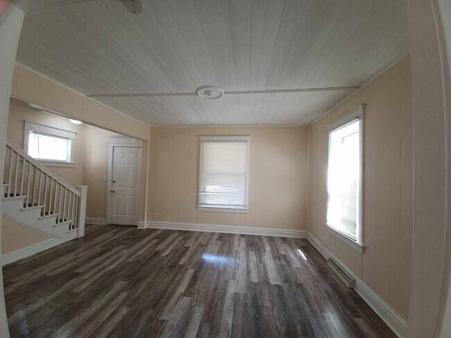 Foto del edificio - 2 Bedroom House for Rent - North of Swedish American Hospital
