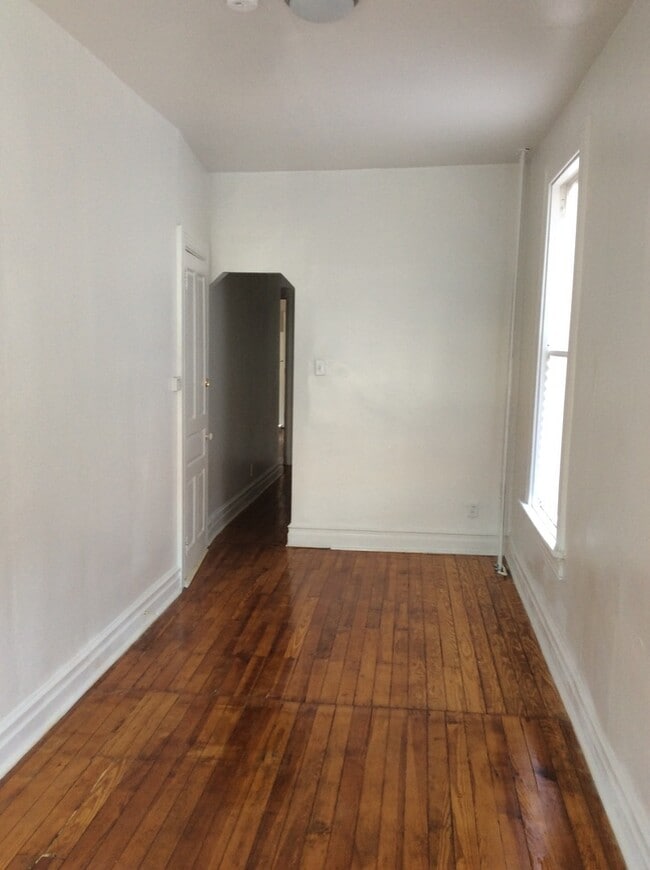 Building Photo - Video in Photos! West End of Town! Close t...