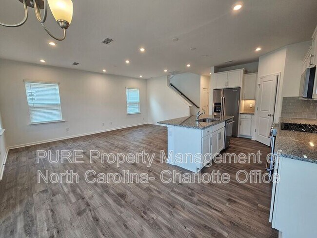 Photo - 14036 Penbury Ln House