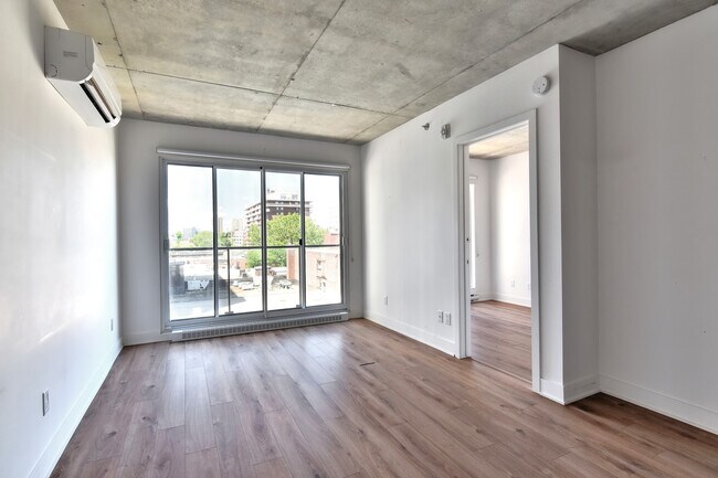 Photo du bâtiment - Neuf Cents Apartments for rent