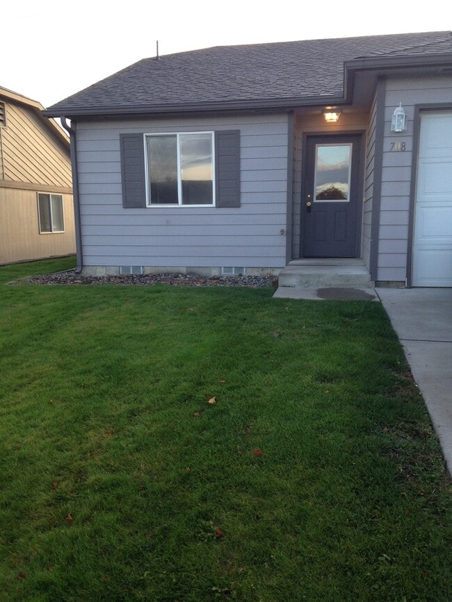 Building Photo - 708 Eastgate Dr