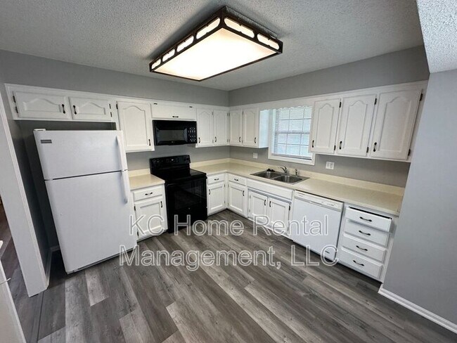 Building Photo - 8937 Armstrong Ave
